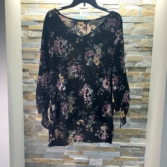 Gibson Tie Sleeve V-Neck Tunic - Picture 6 of 7